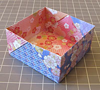 Interlocking Box Made From Squares