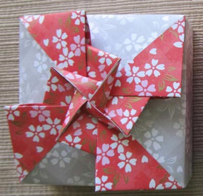 Square Box Lid: Fancy Pinwheels